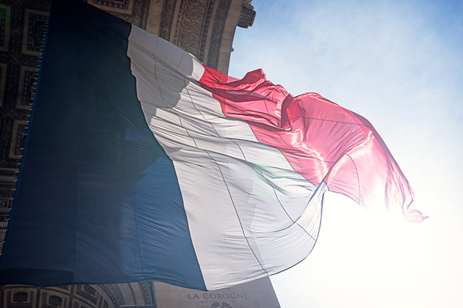 Hommage après l'attentat des Champs-Elysées